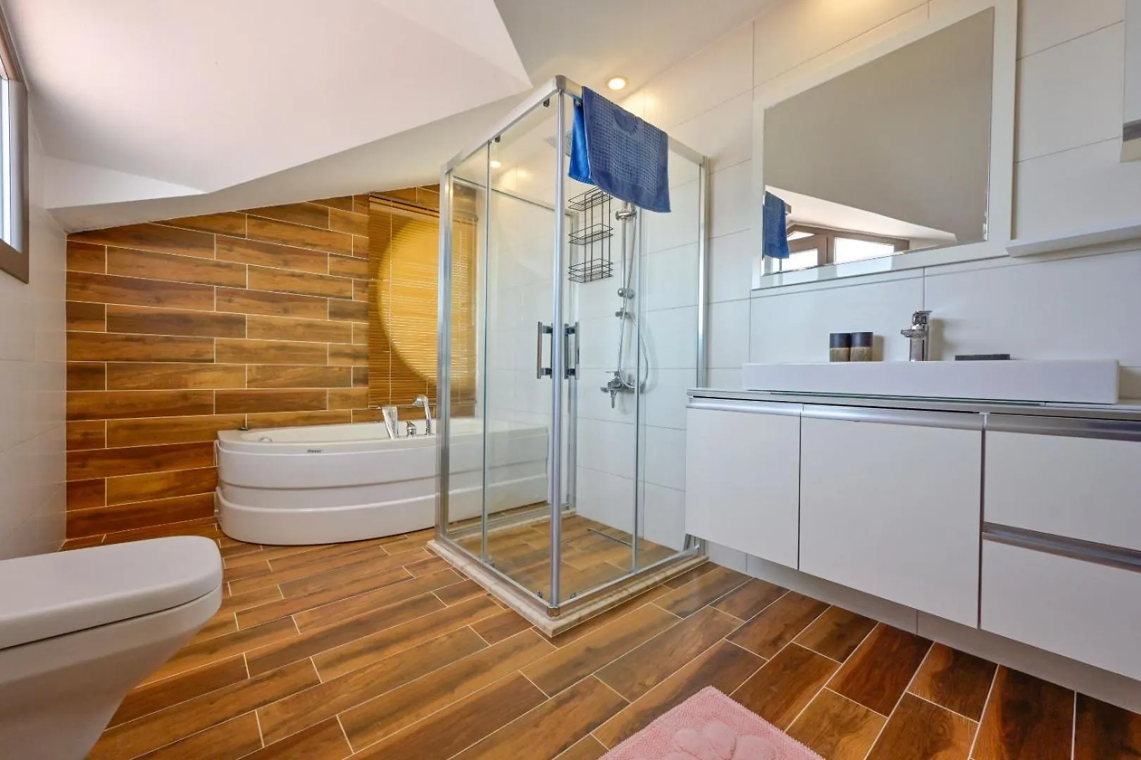 Lorenzo- 4 Bedroom Holiday Villa In Hisaronu Fethiye