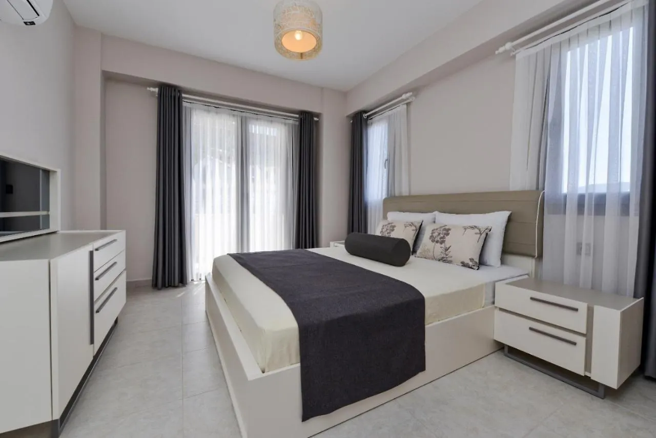 Lorenzo- 4 Bedroom Holiday Villa In Hisaronu