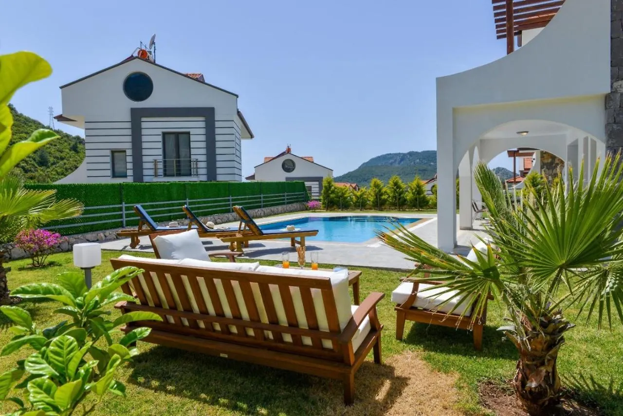 Lorenzo- 4 Bedroom Holiday Villa In Hisaronu