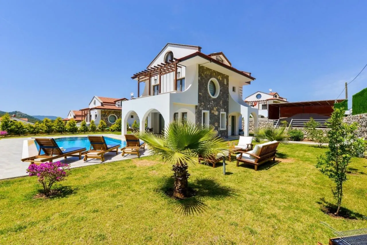 Lorenzo- 4 Bedroom Holiday Villa In Hisaronu