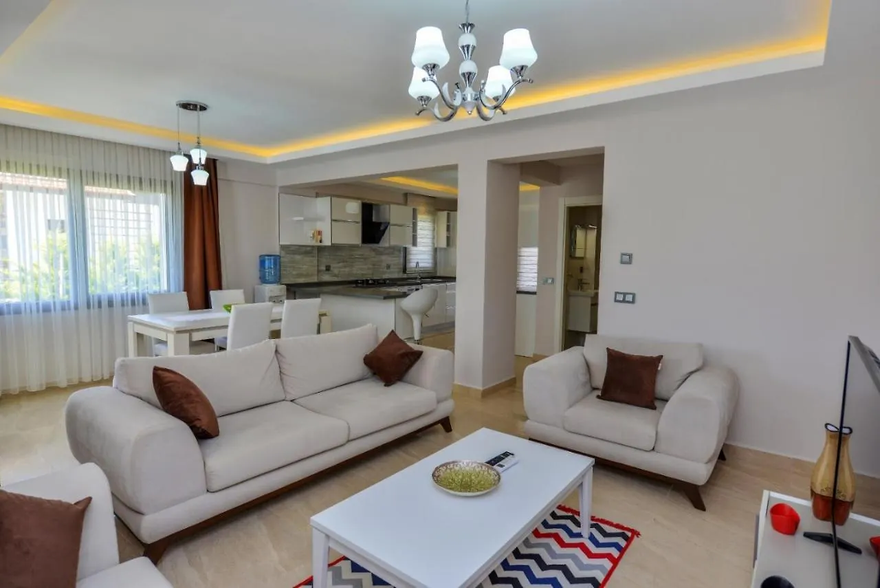 Lorenzo- 4 Bedroom Holiday Villa In Hisaronu