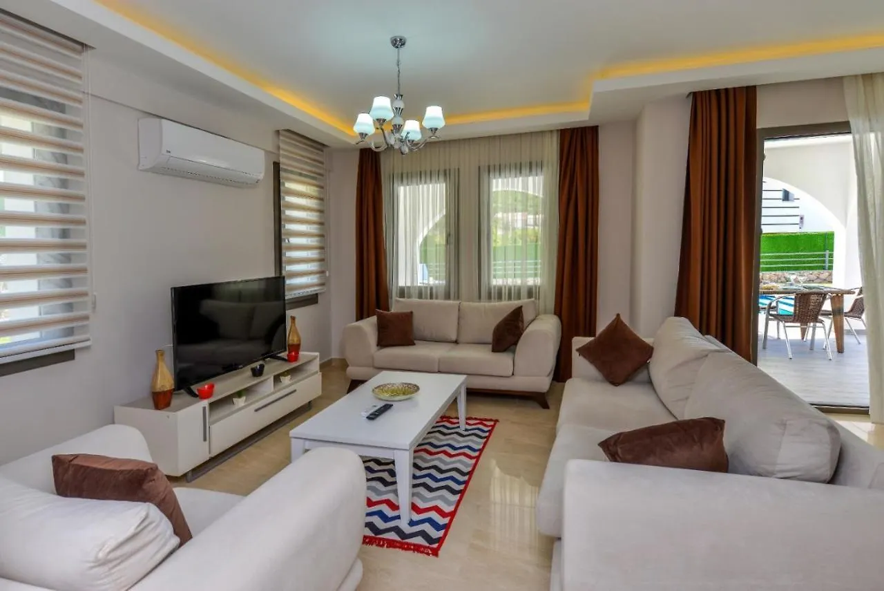 Lorenzo- 4 Bedroom Holiday Villa In Hisaronu