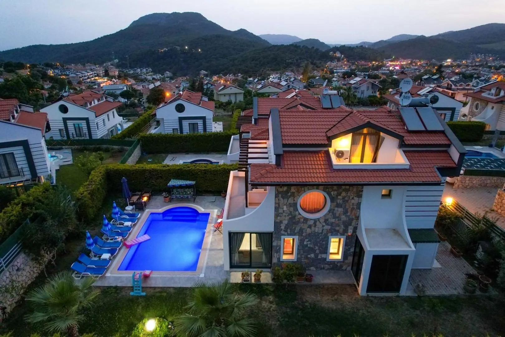 Lorenzo- 4 Bedroom Holiday Villa In Hisaronu Fethiye
