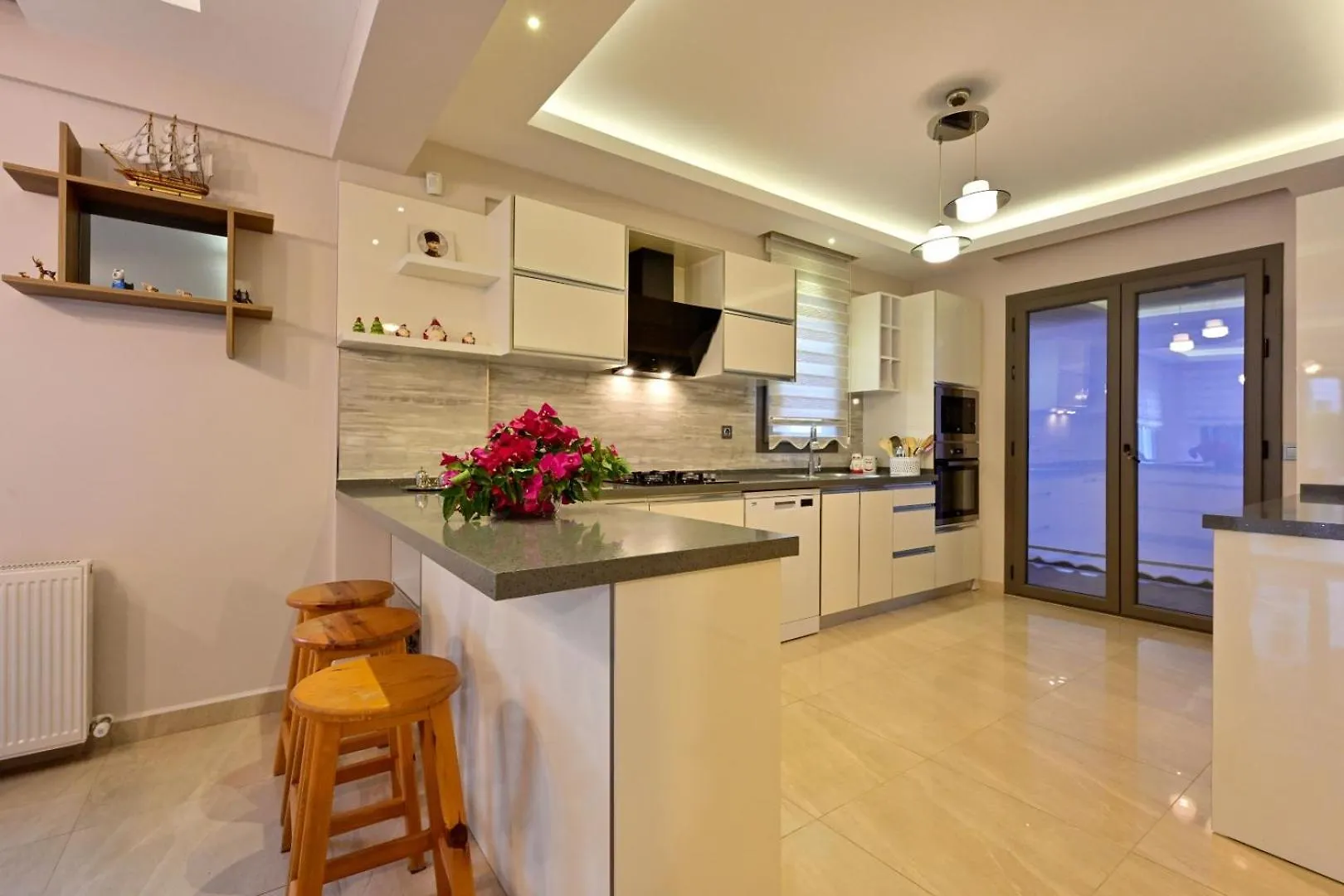 Lorenzo- 4 Bedroom Holiday Villa In Hisaronu  Fethiye