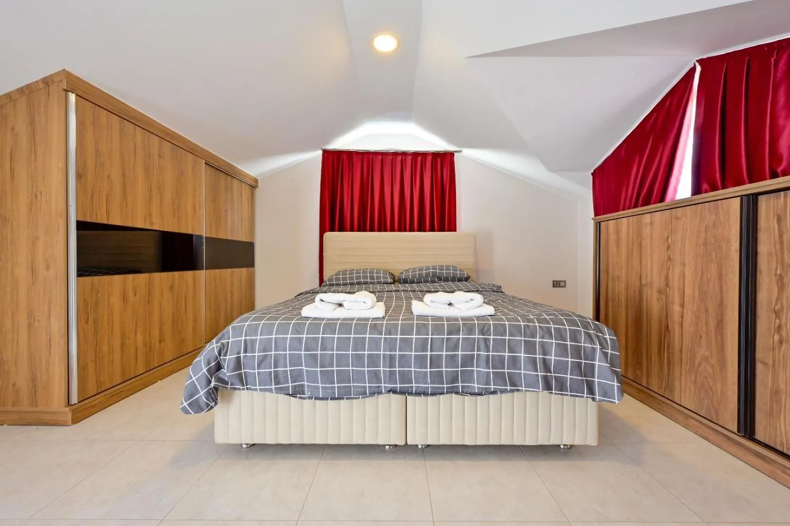 Lorenzo- 4 Bedroom Holiday Villa In Hisaronu  Fethiye