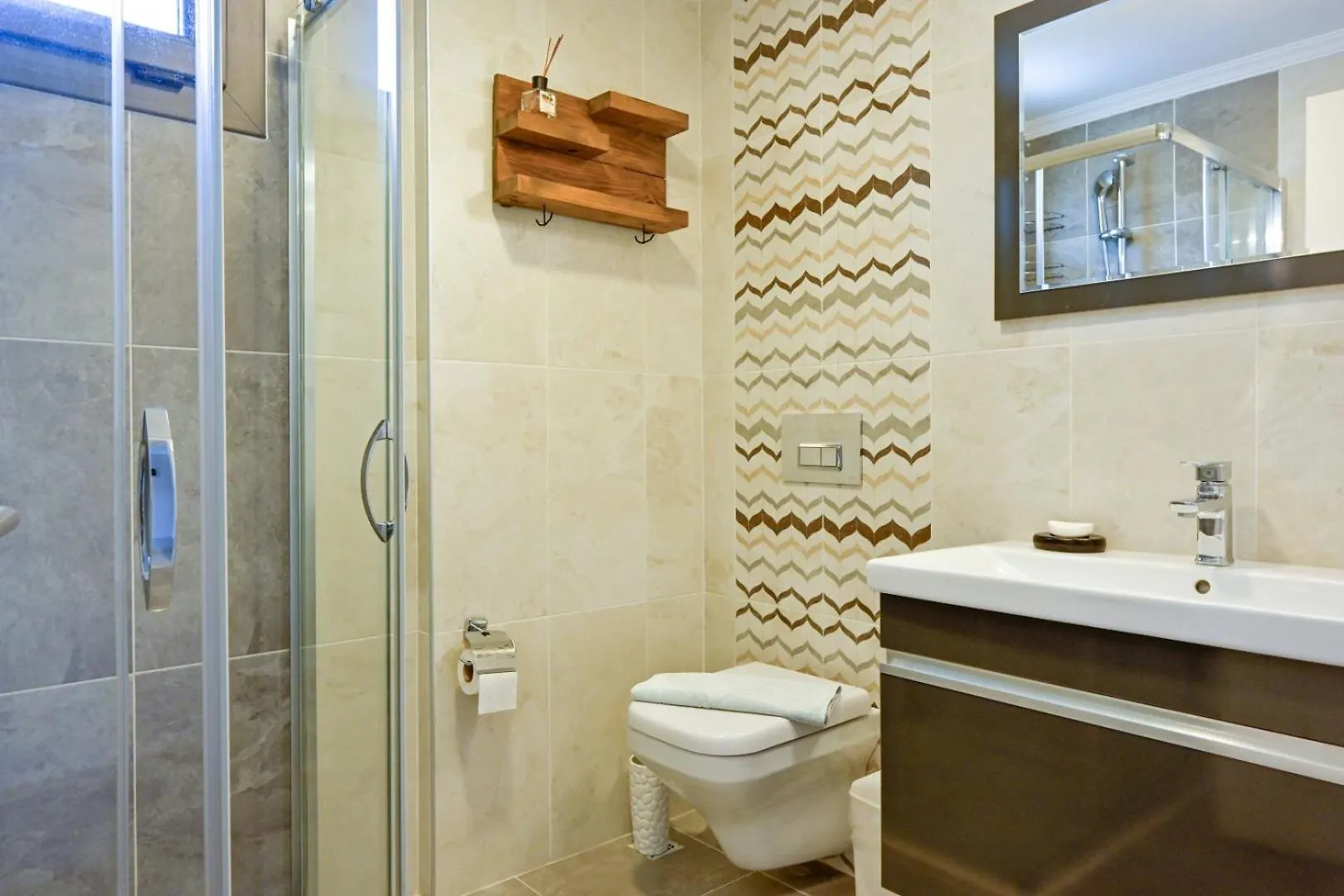Lorenzo- 4 Bedroom Holiday Villa In Hisaronu Turkey